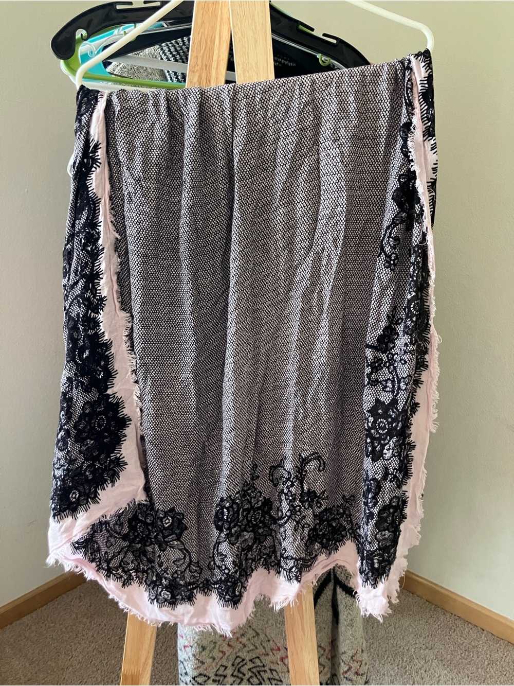 Black Lace Border Lightweight Scarf - Pink & Black